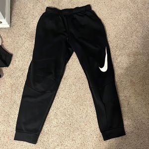Brand: Nike ; Size: Medium: M; Color: Black